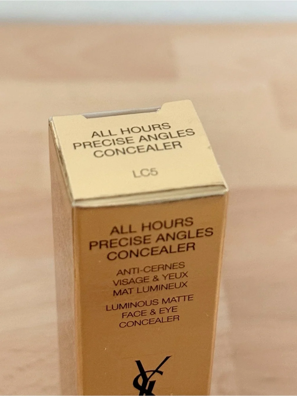 Yves Saint Laurent item ysl