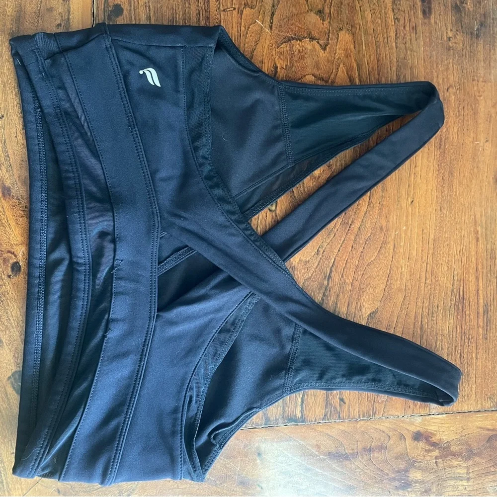 Fabletics stylish black