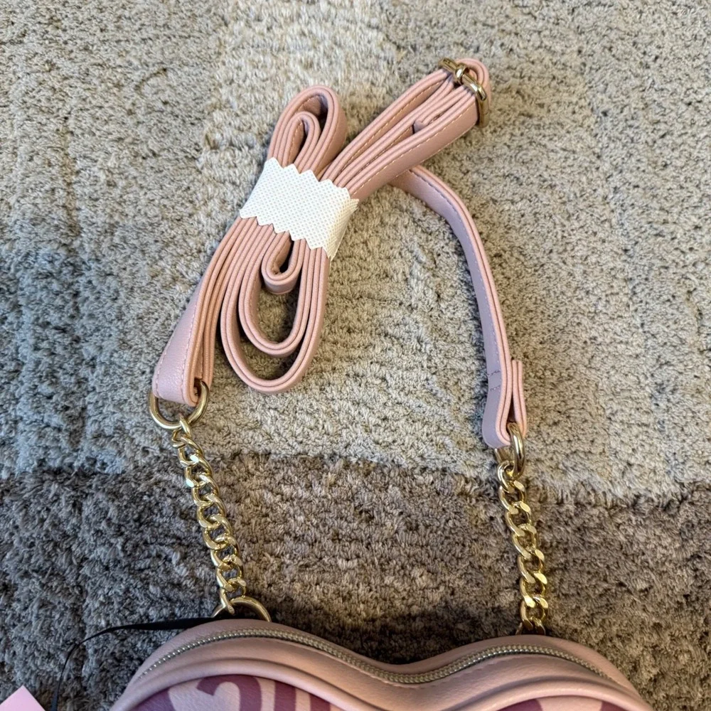 Juicy Couture shoulder style
