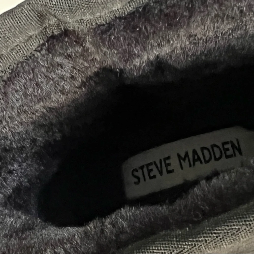 Steve Madden sock ensures