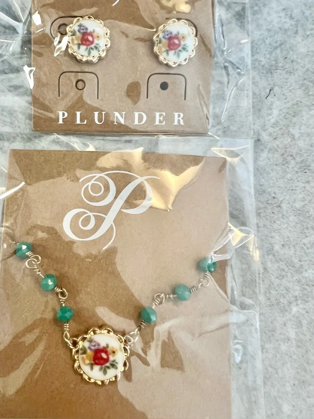 Plunder gold tone