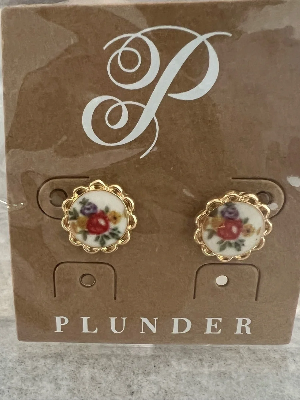 Plunder gold tone