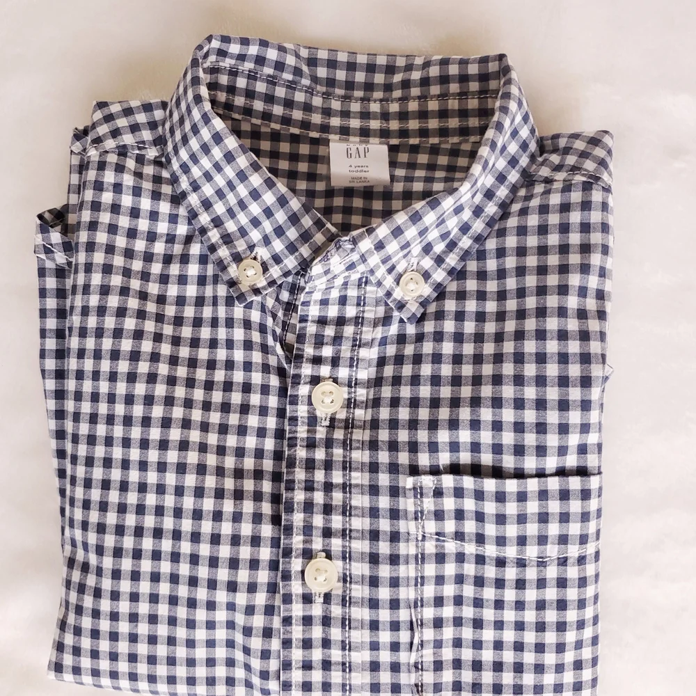 GAP Classic Checkered Button-Up Shirt