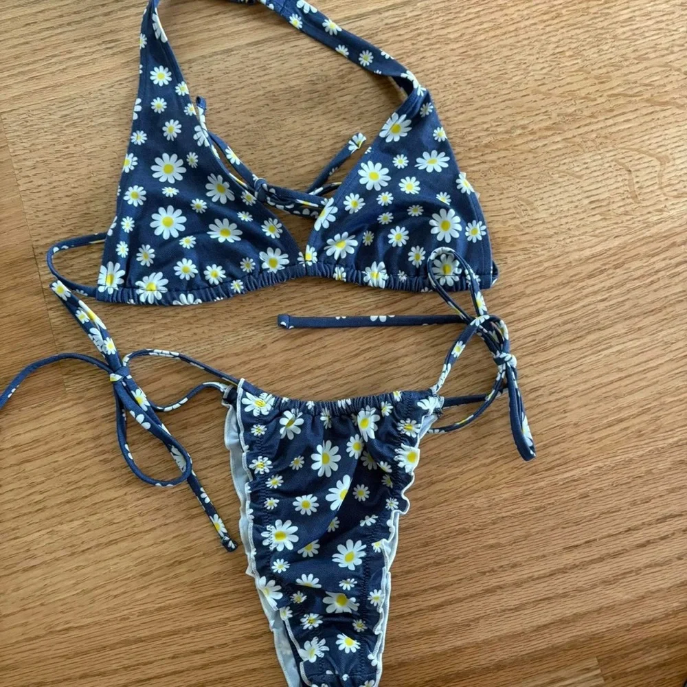 Frankie’s bikinis set