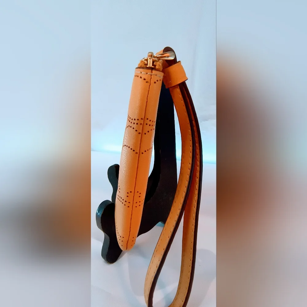 Coach wristlet tan