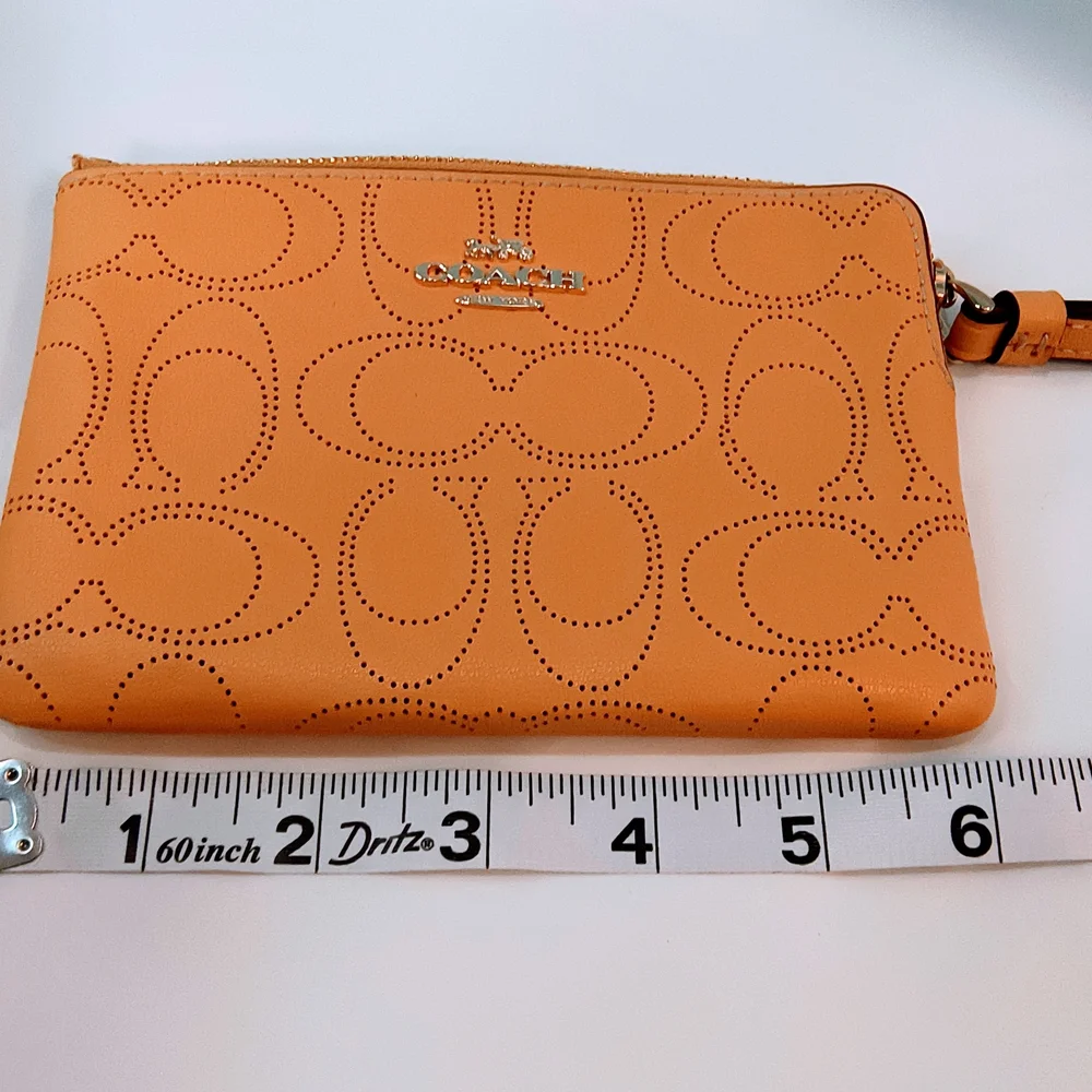 Coach wristlet tan