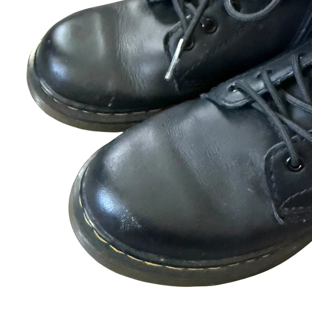 Dr. Martens footwear unisex off