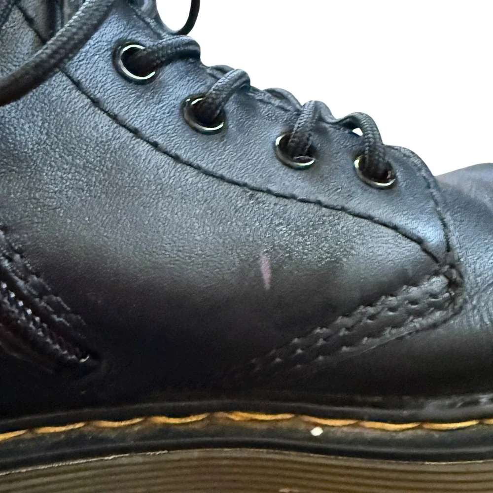 Dr. Martens durable sole pre