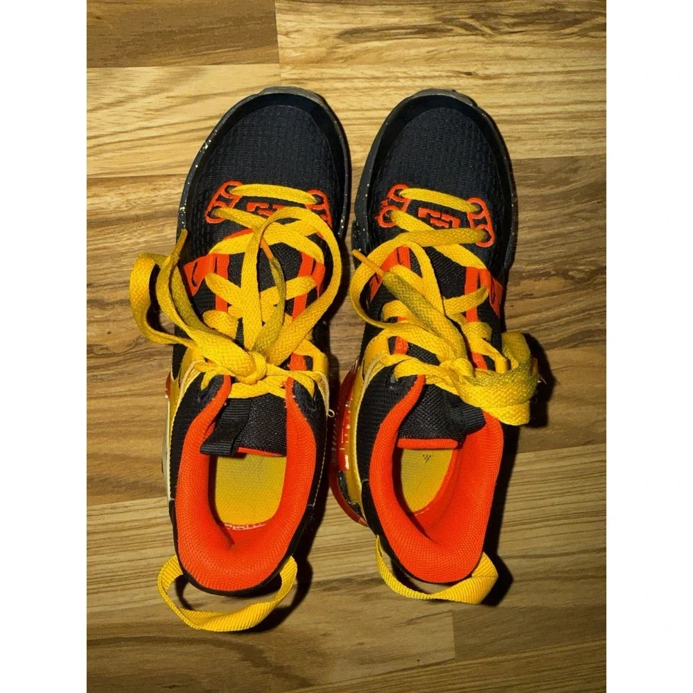 Nike shoes boys 4y