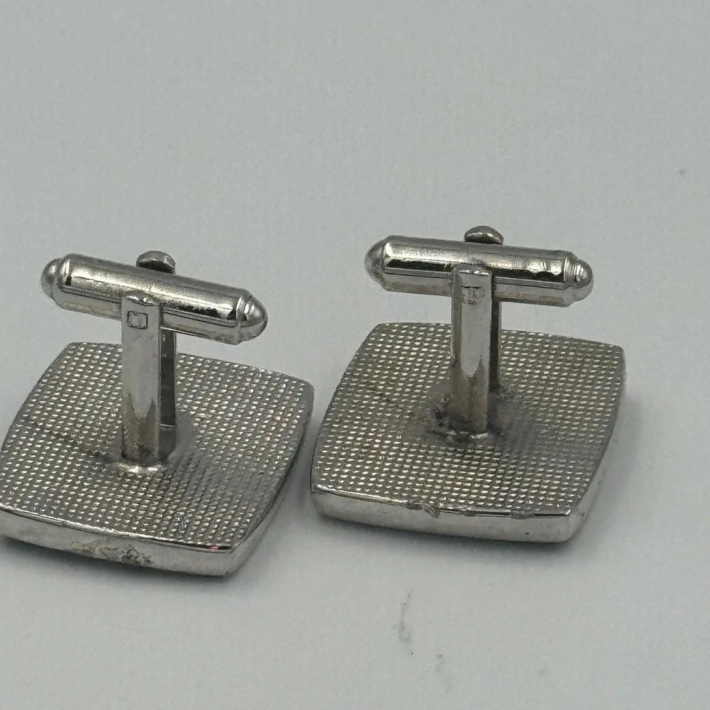 Unbranded cufflinks feature