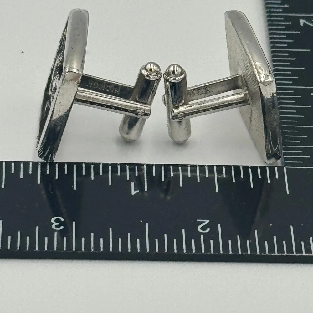 Unbranded cufflinks feature