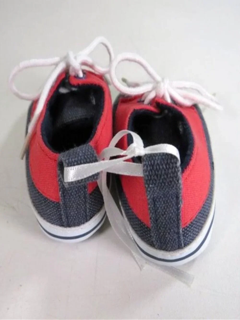 N/A red white