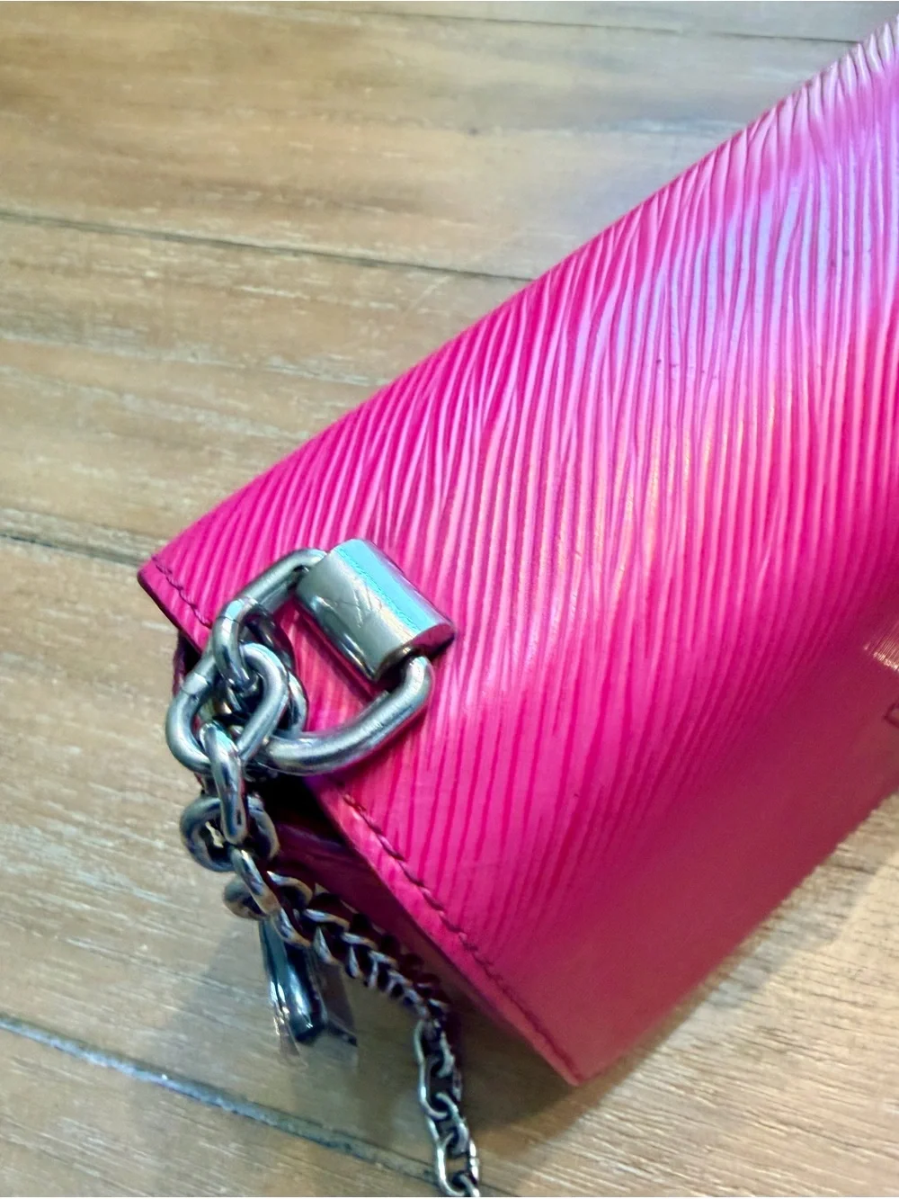 Louis Vuitton Fuchsia Epi Leather Chain Shoulder Bag
