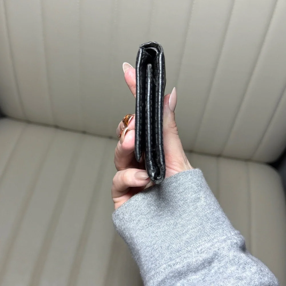 N/A sleek black