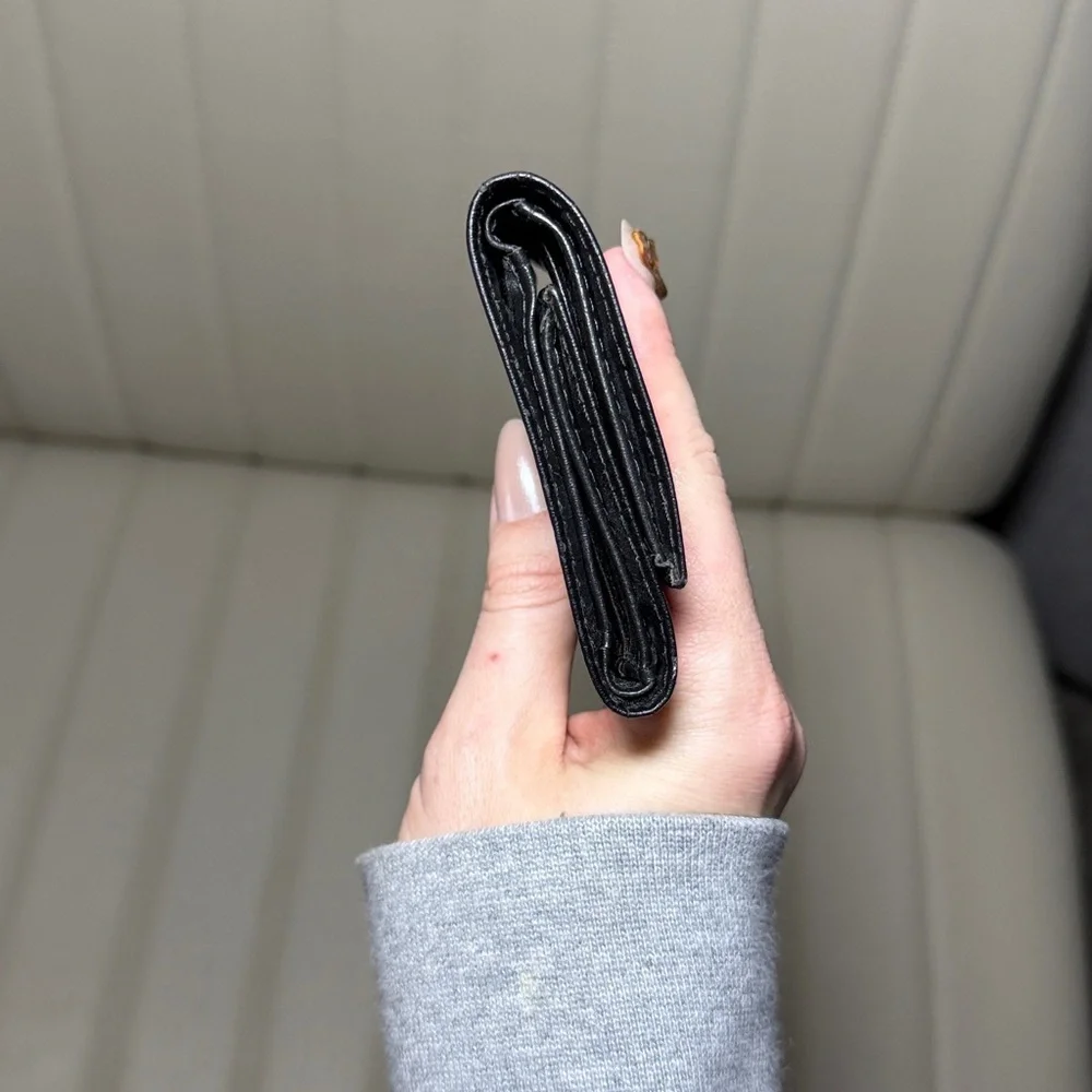 N/A sleek black