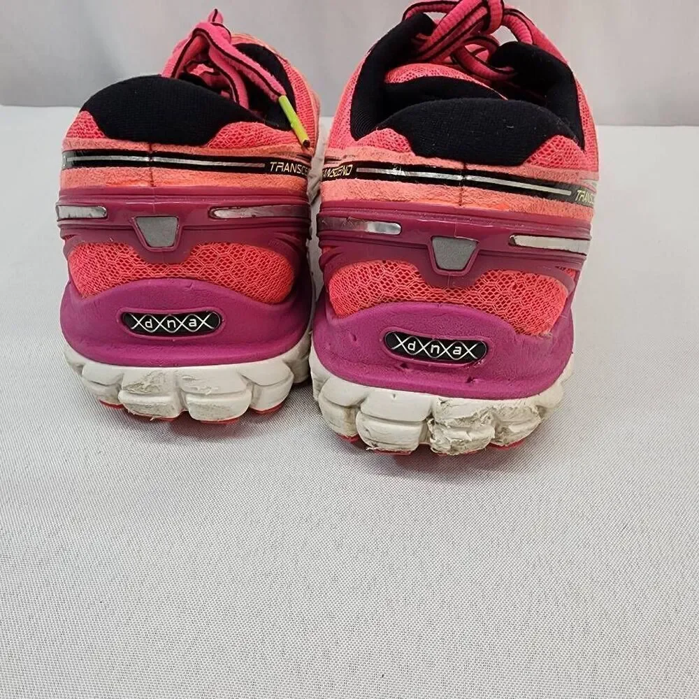 Brooks women size