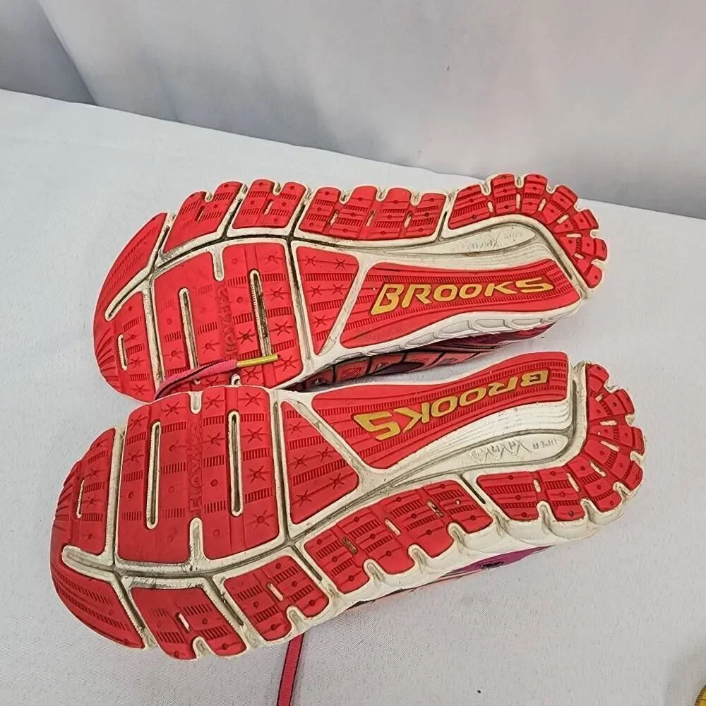 Brooks women size