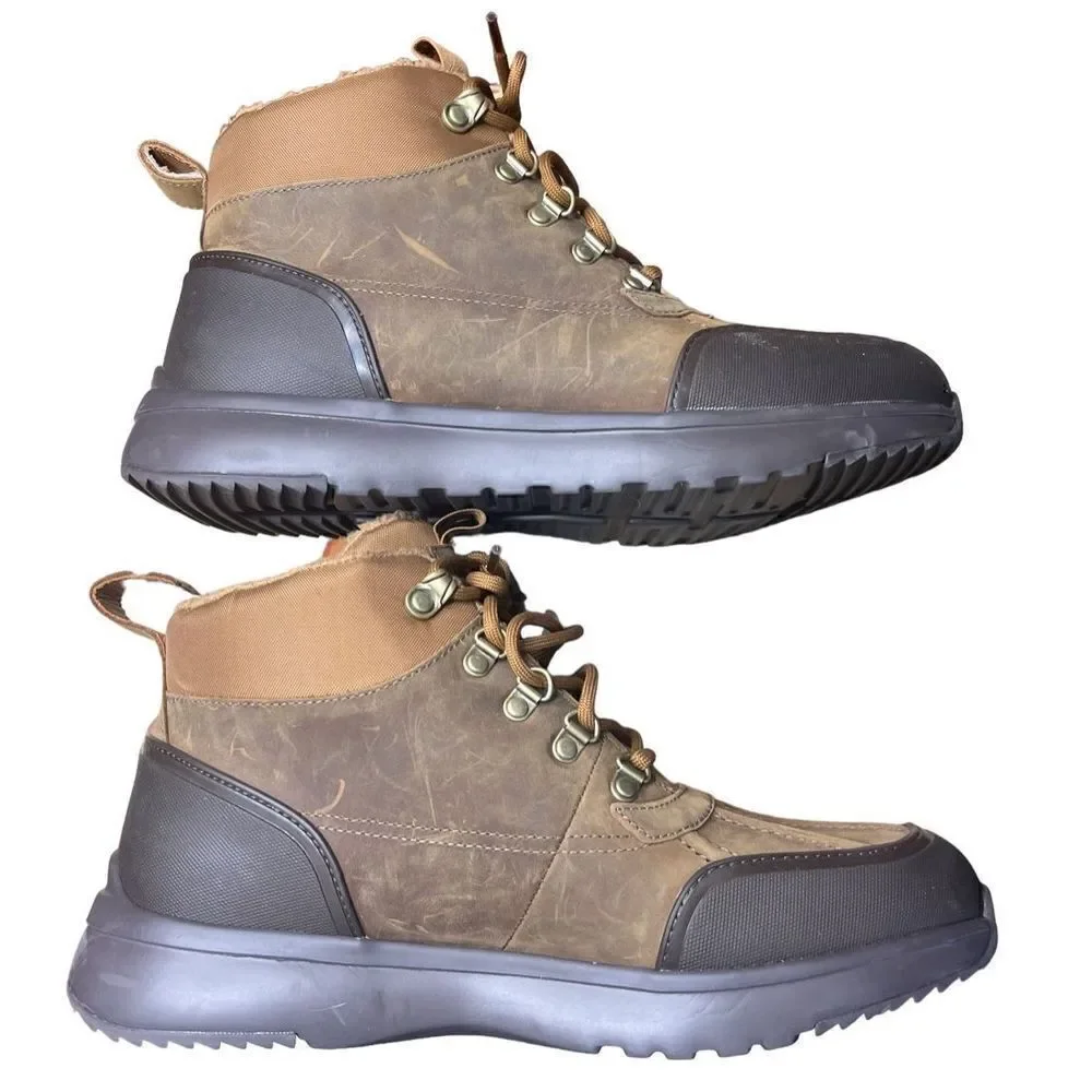 UGG Finnick Leather Boot in Chestnut NWOB Size 9