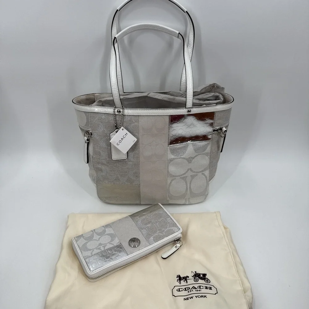 Coach Womens Y2K Patchwork Metallic Silver White Shoulder Bag 13496 w/Wallet