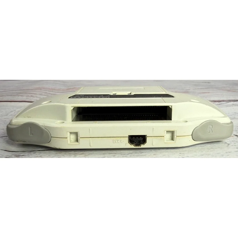 Nintendo slight yellowing