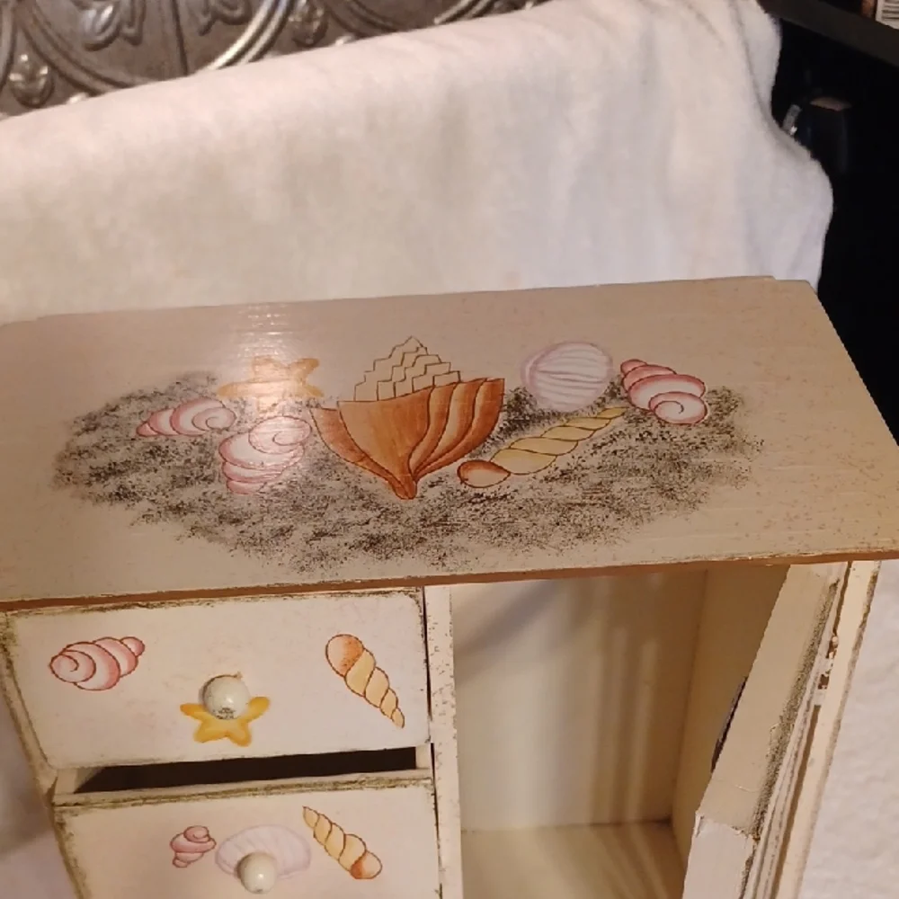 Cream Jewelry Box with Seashell Design Beach Theme Jewelry Storage