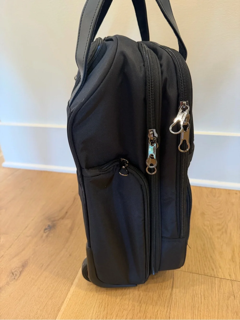 Kroser black quilted