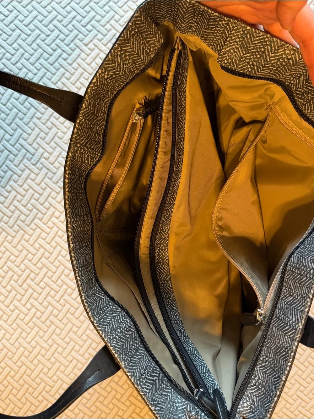 Tumi sleek black