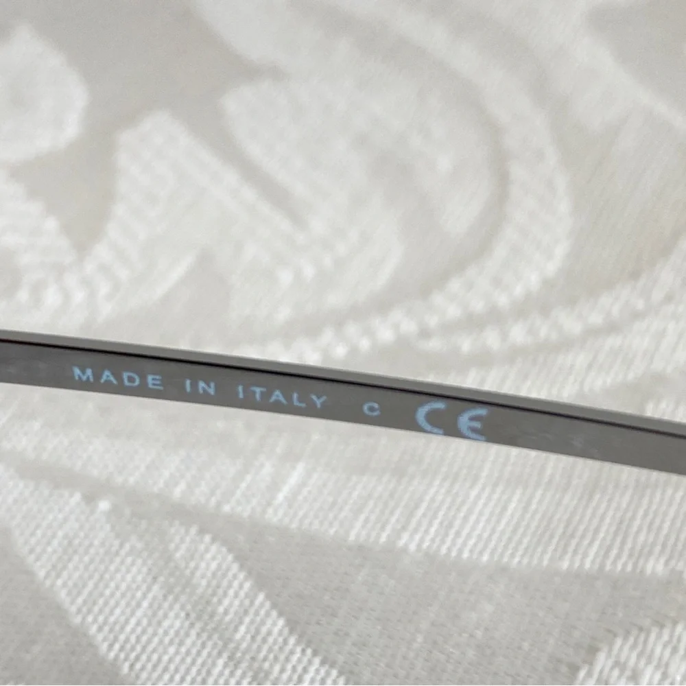 CHANEL complete your