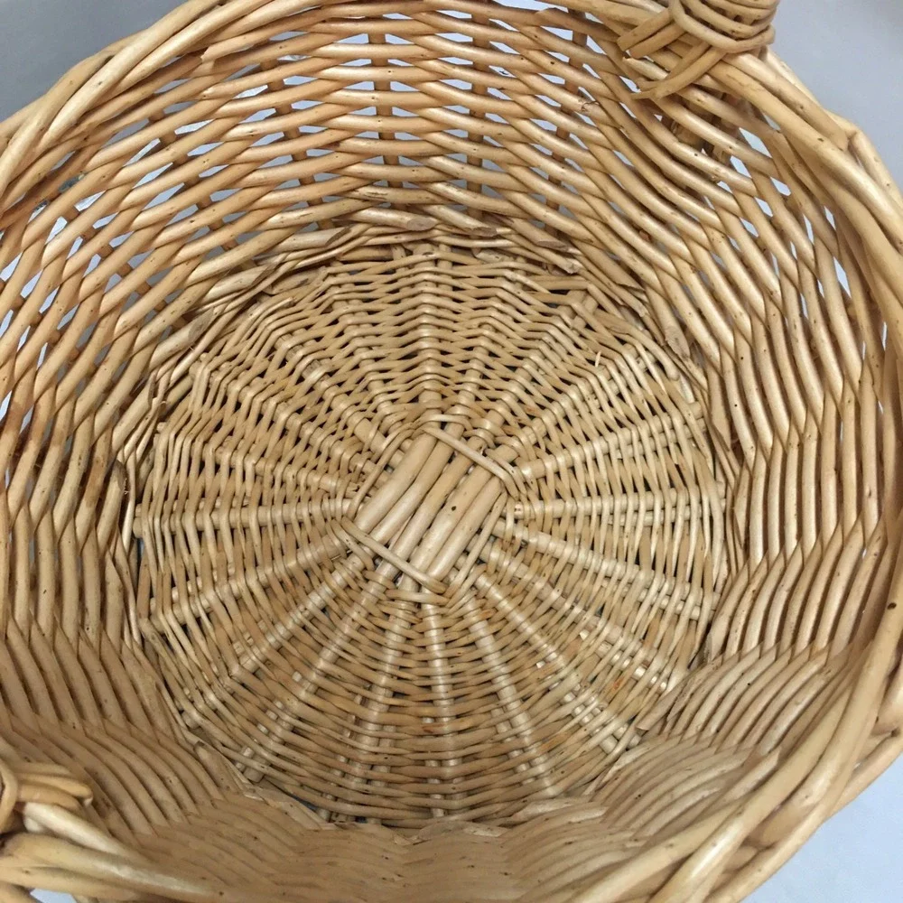 Unbranded handcrafted round