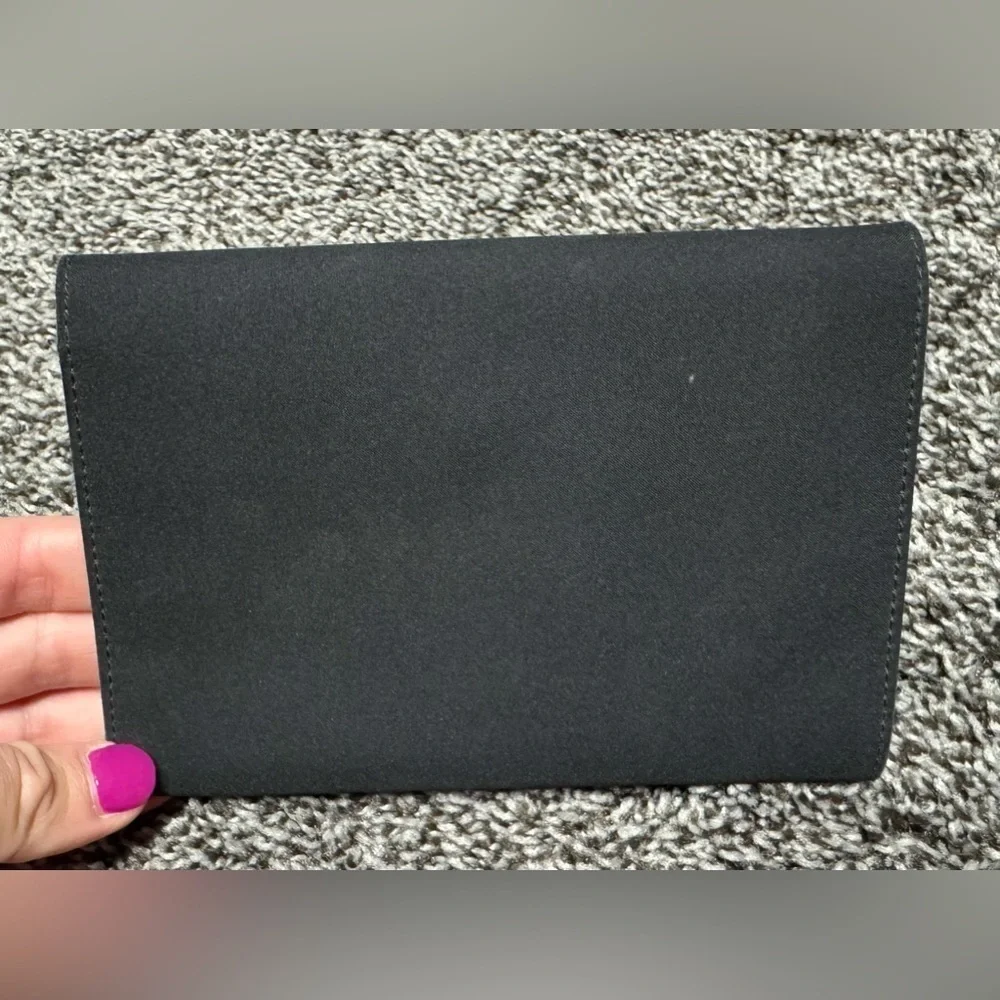 Prada no as wallet