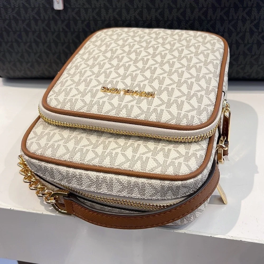 Michael Kors medium 5”h be