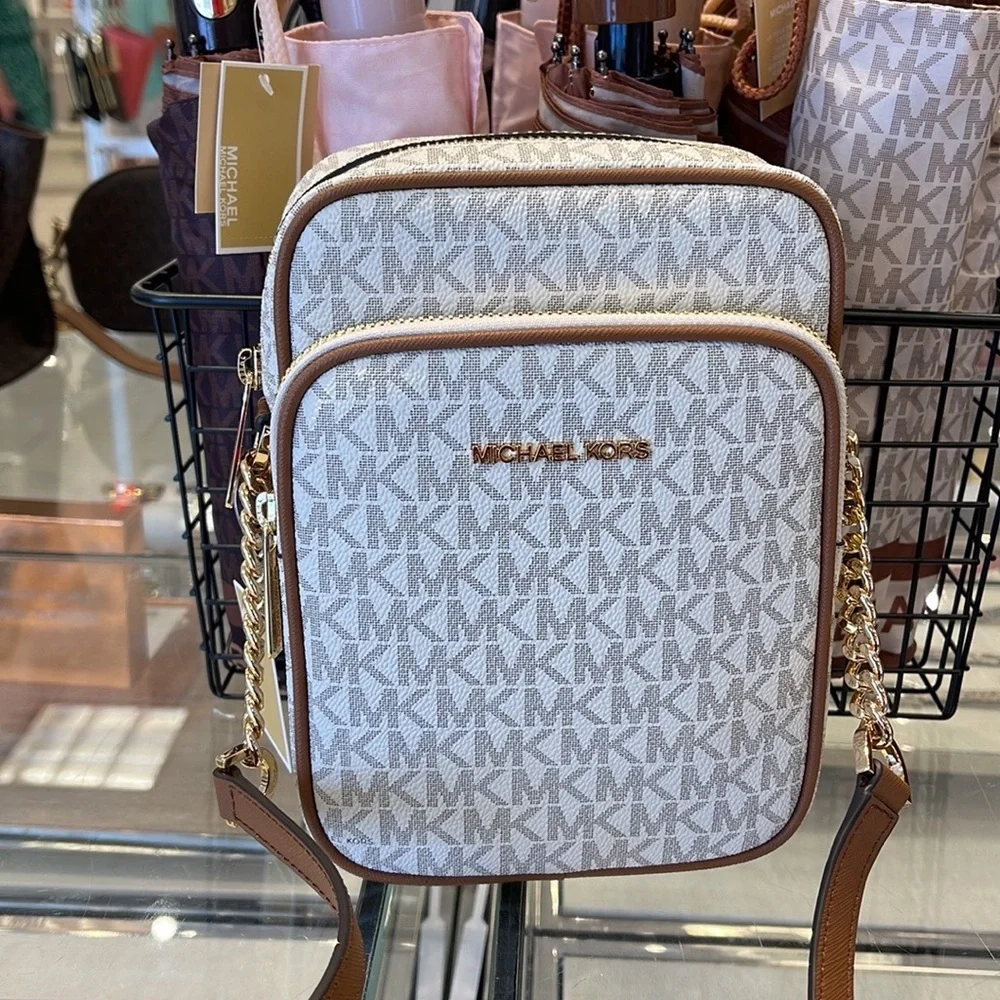 Michael Kors carry style