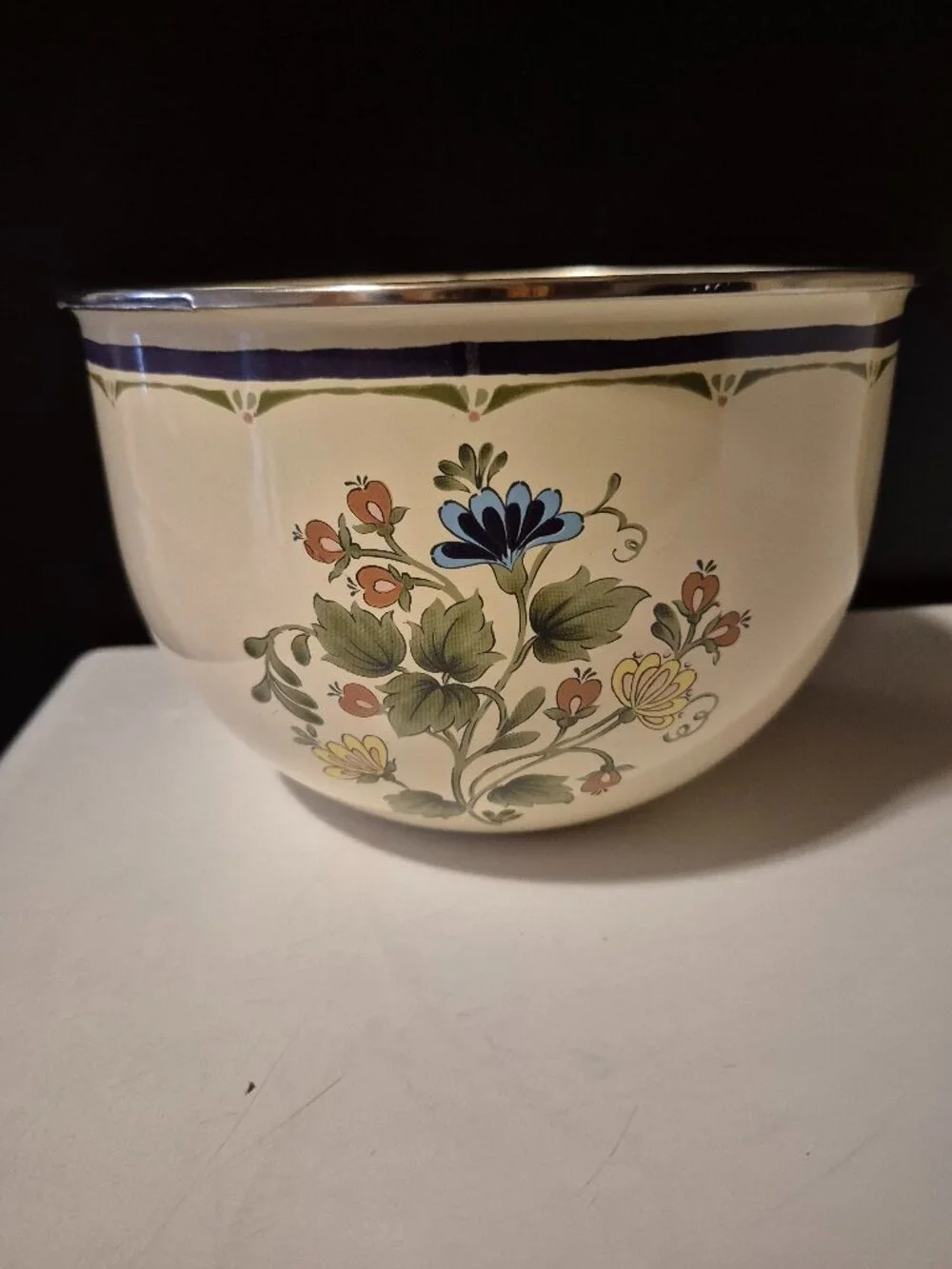 RARE VINTAGE KOBE KITCHEN FLORAL METAL ENAMAL BOWL