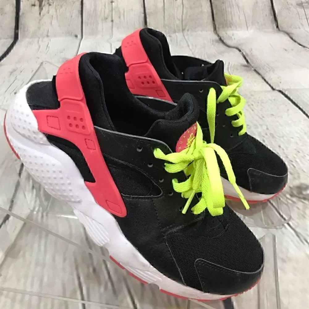 NIKE HUARACHES black & pink rubber accents sneakers 7Y Euc