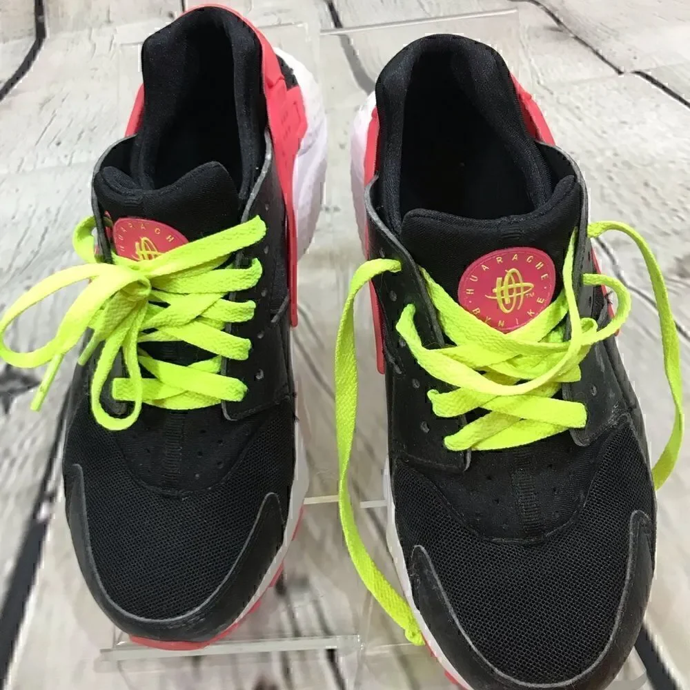 NIKE HUARACHES black & pink rubber accents sneakers 7Y Euc