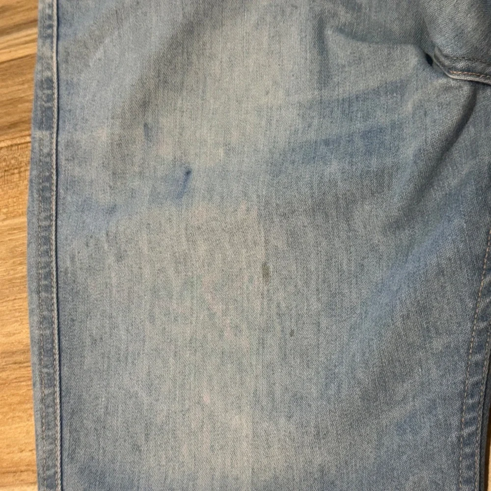 Levis model style