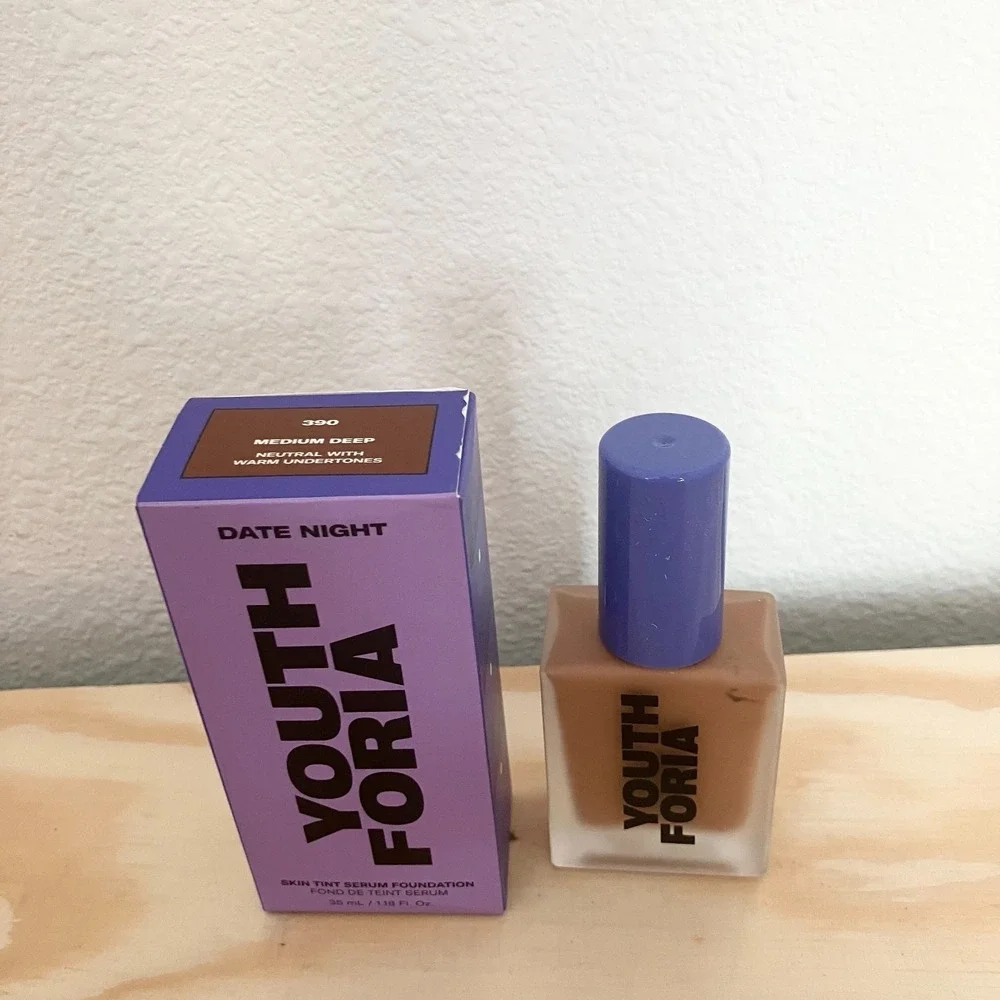 Youth Foria Date Night Skin Tinted Serum Foundation  Shade 390 Medium Deep