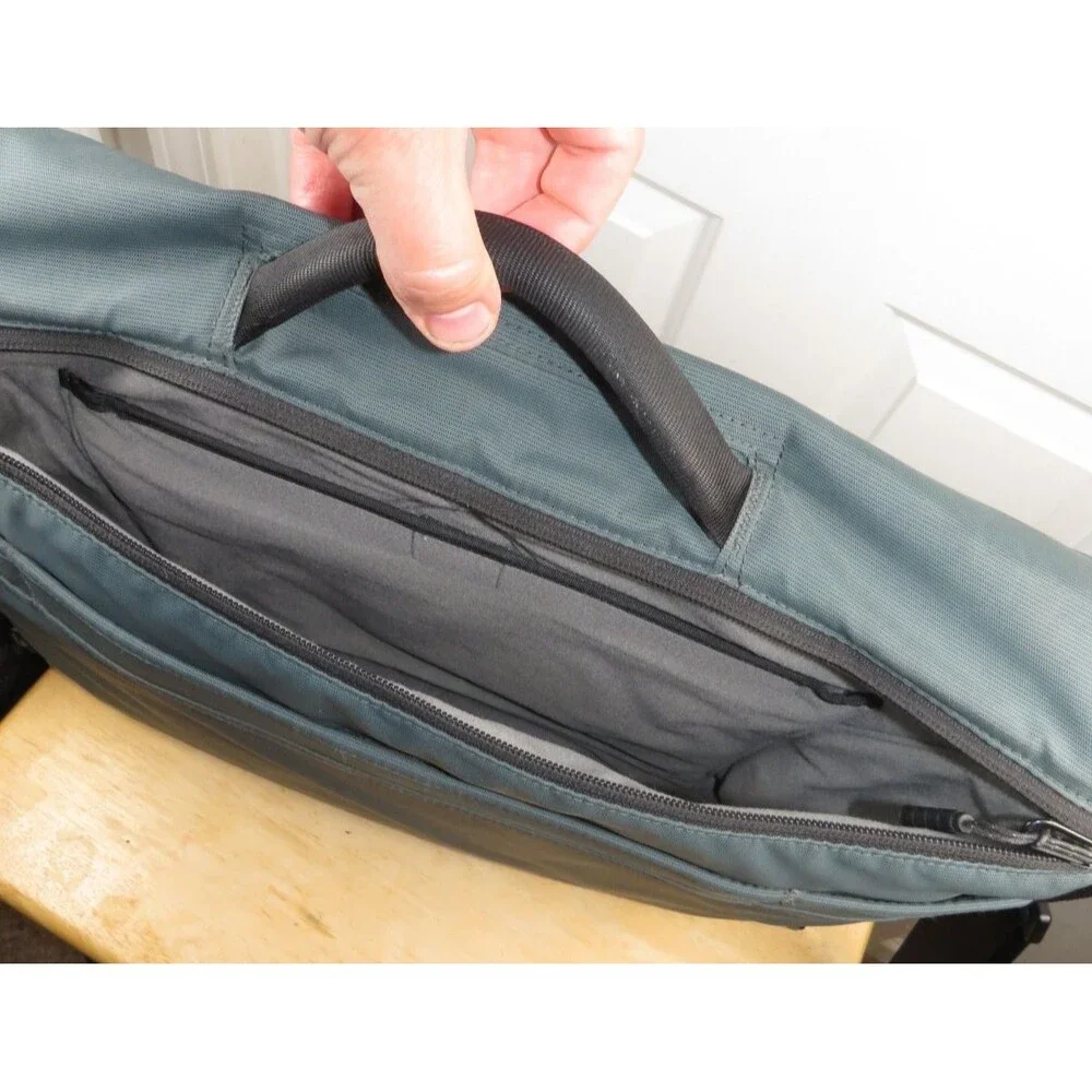 Timbuk2 command messenger