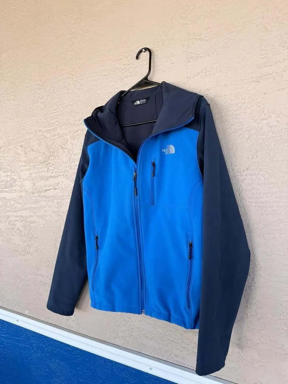 The North Face Softshell Hoodie Jacket, Men's Size S — Blue/Navy Windproof