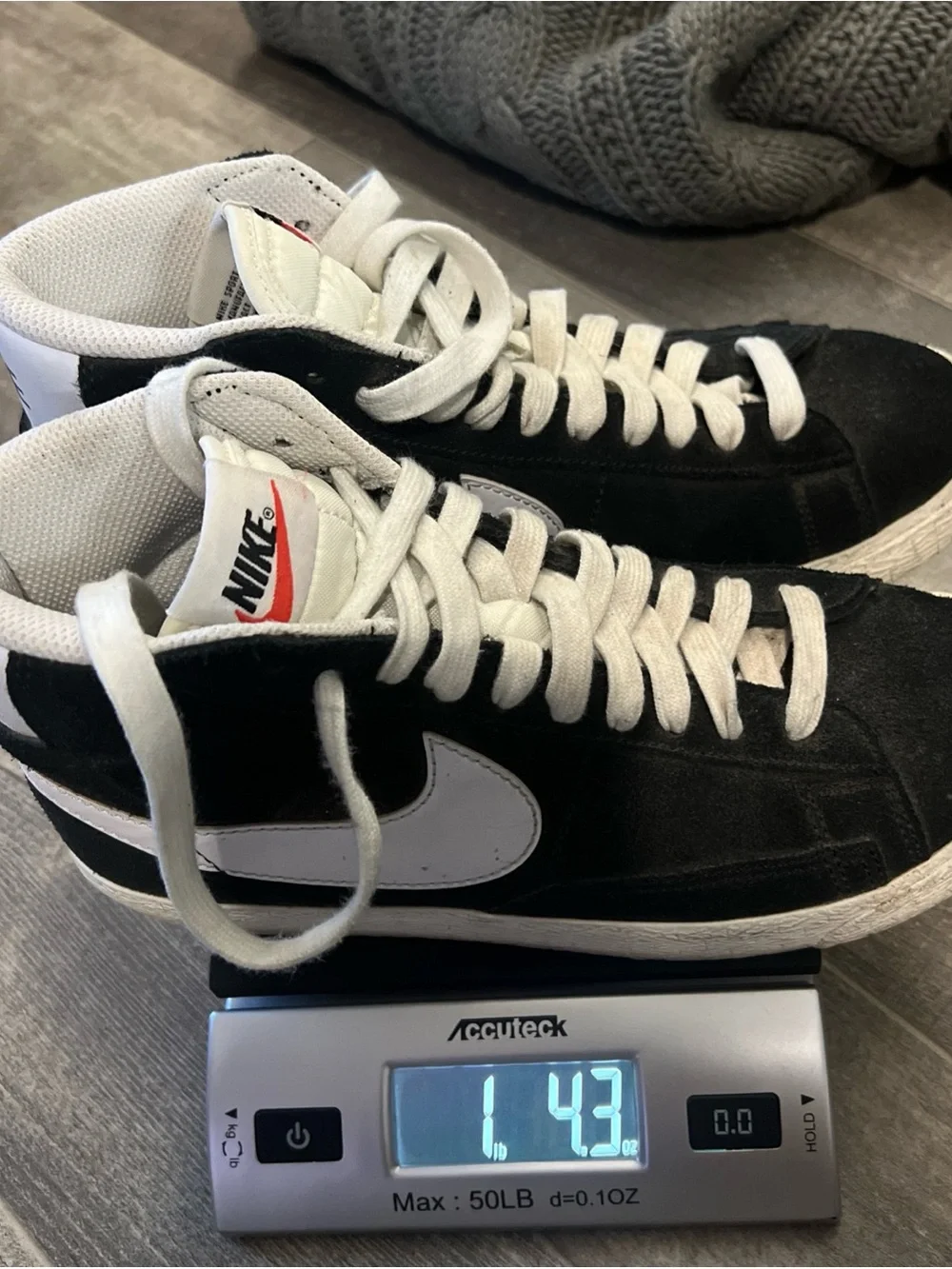 Nike little dusty