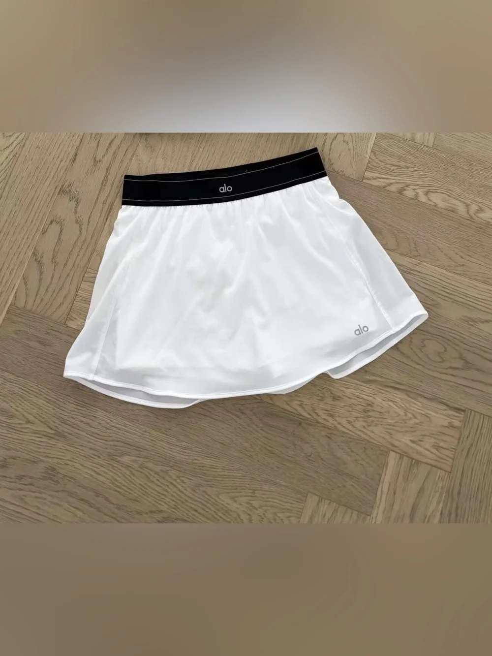 ALO Yoga White Mini Skort with Black Waistband