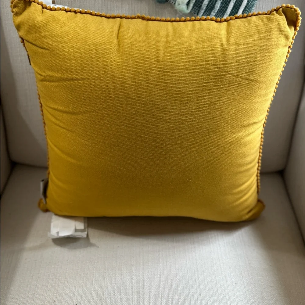 N/A decorative pillow
