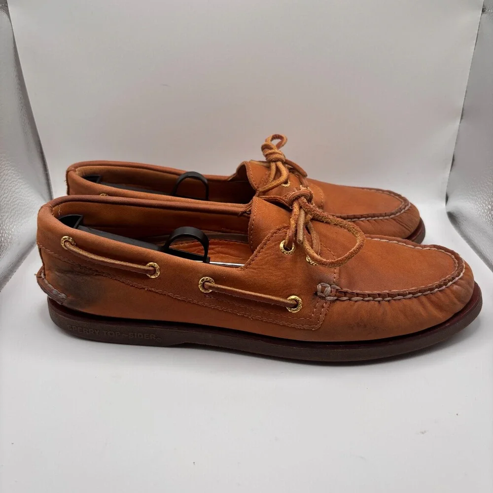 Sperry classic two
