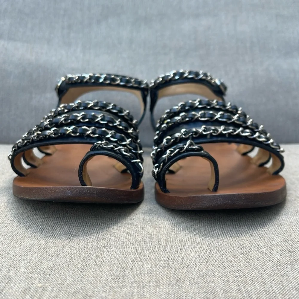 CHANEL detailing these