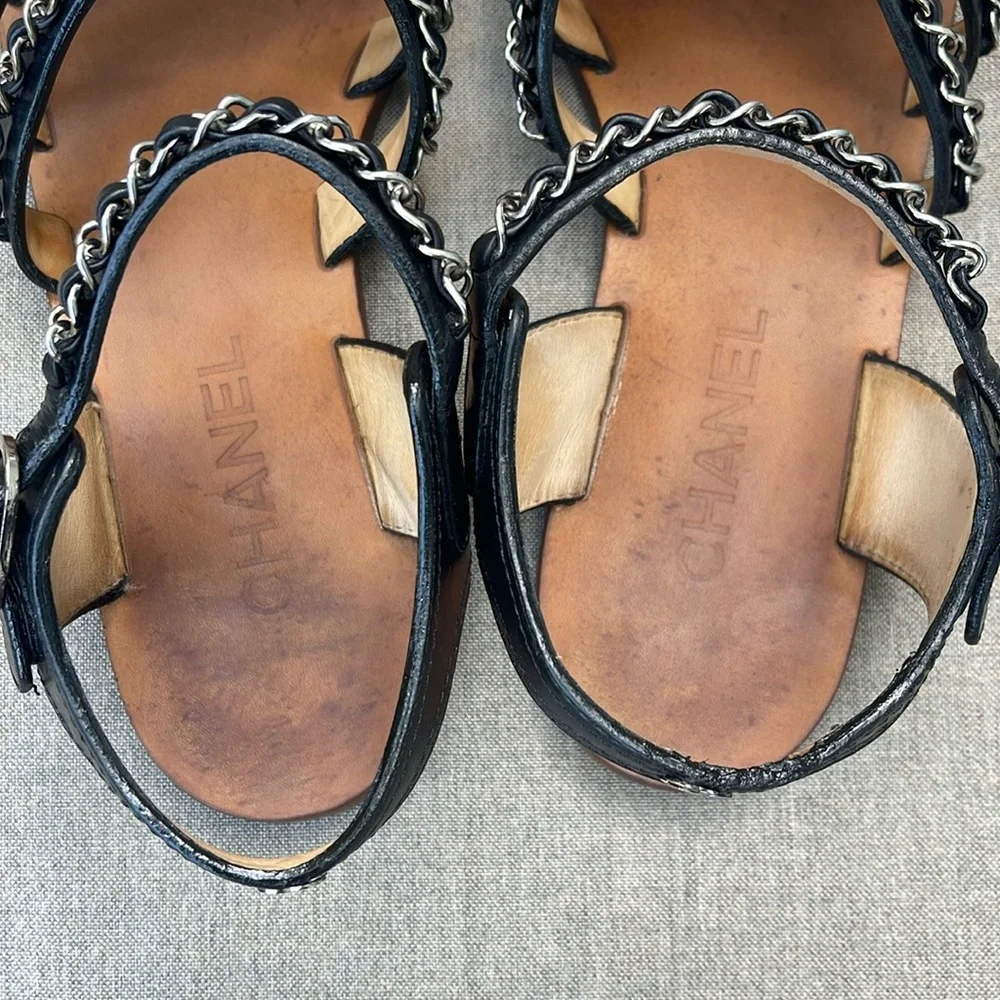 CHANEL edge comfortable
