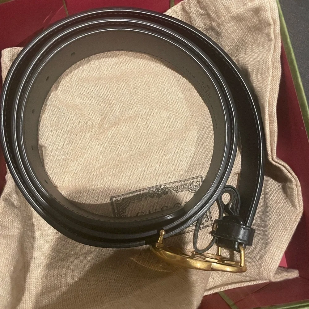 Gucci Black Leather Belt with Aged Gold Double G Buckle