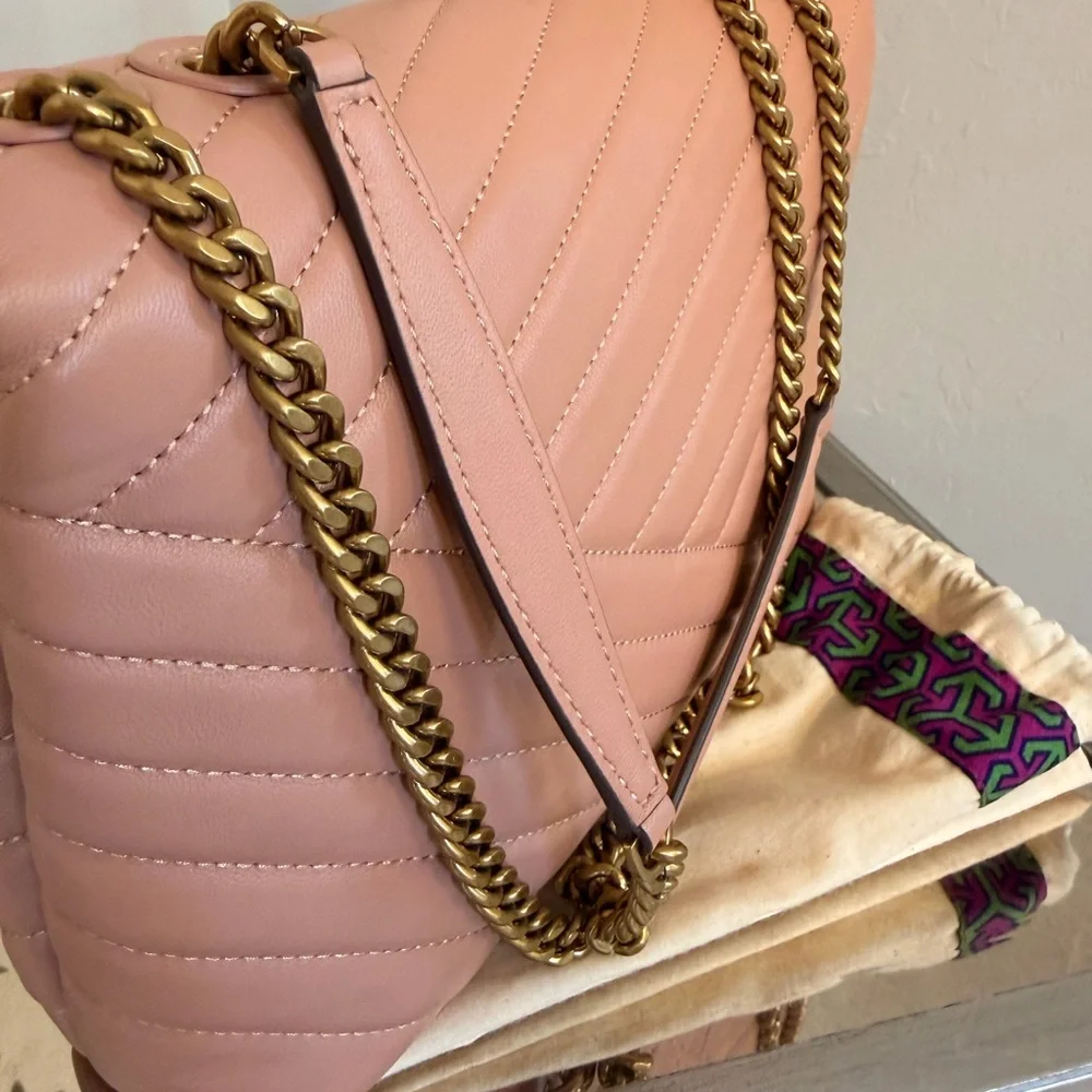 NWOT Tory Burch Kira Chevron Quilted Leather Convertible Bag Meadow Sweet