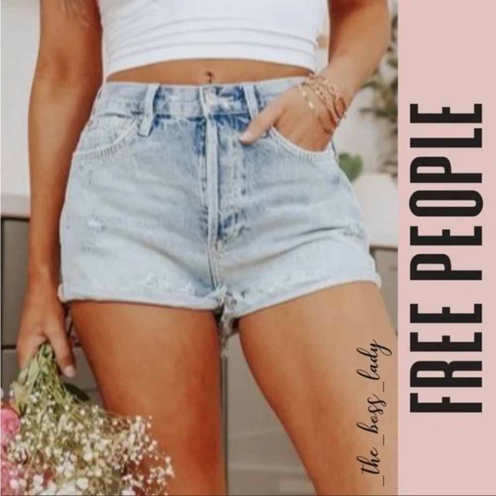 NEW FREE PEOPLE shorts denim distressed