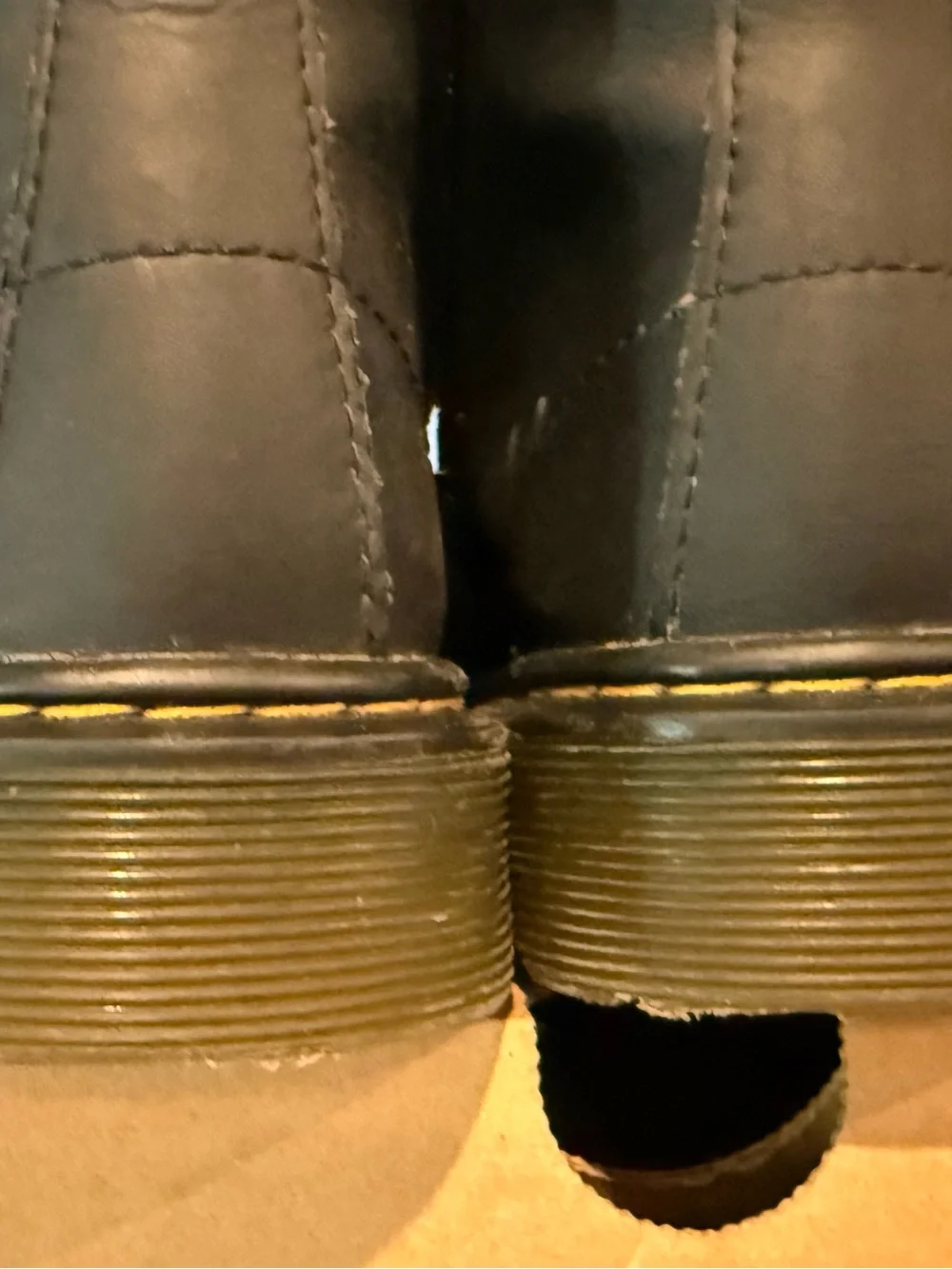 Dr. Martens children lace