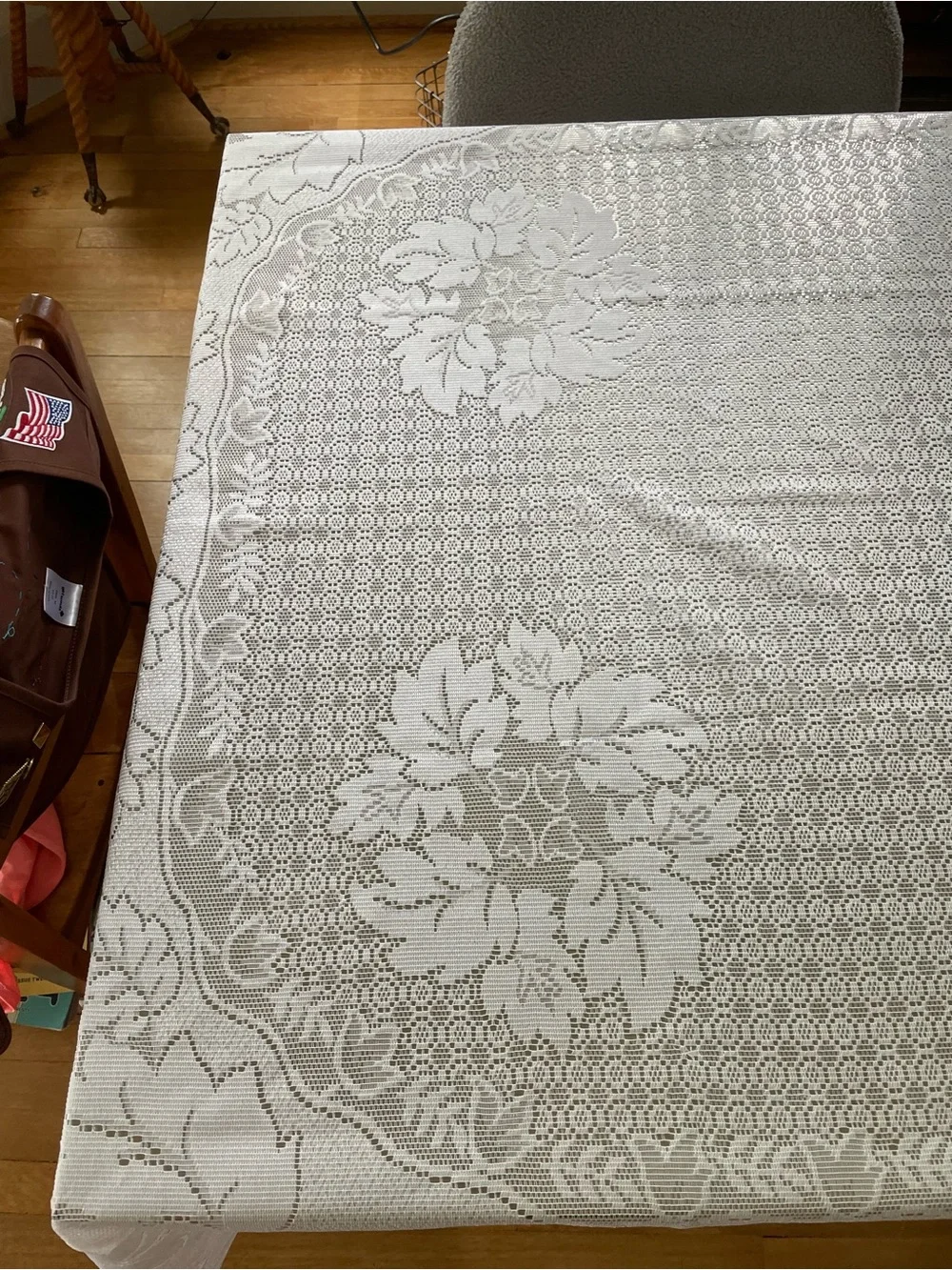 Vintage Leaf and Flower Lace Tablecloth